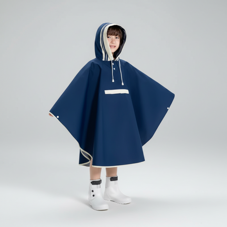 Regnponcho for barn, følger med baggen og esktra lomma