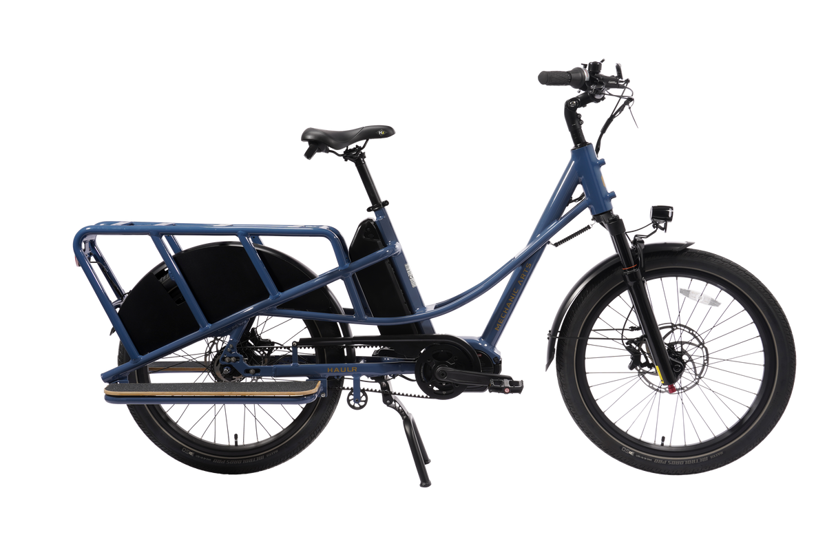 Mechanic Arts Haulr elsykkel med Gates beltedrift og fotbrett for passasjer – elektrisk longtail-sykkel i moderne bydesign